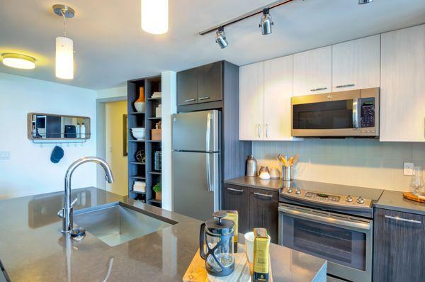 kitchen with two toned cabinets