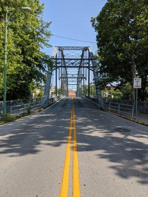 The Singing Bridge, looking south, Frankfort