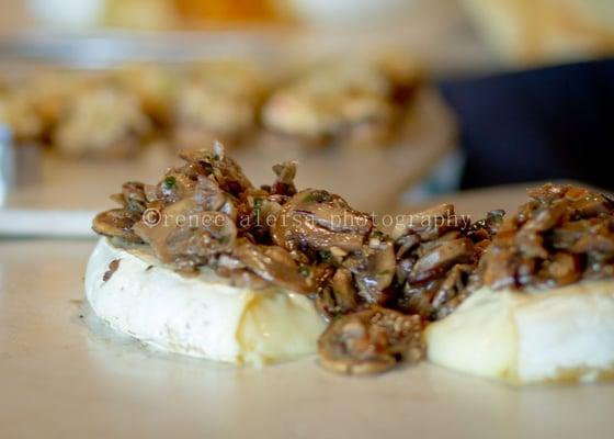 Creamy Brie & Sauteed Mushroom Appetizer