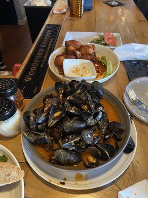 Mussels, wings in back