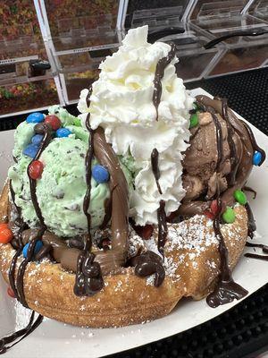 Nutella'mia waffle special! #arcade #lucyswaffles #clawmachines