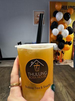 Peach fruit tea with lychee jelly