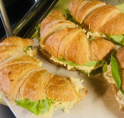 Curry chicken salad on croissant with bibb lettuce Jan 2024