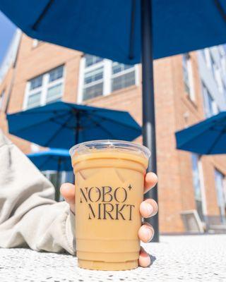 Outdoor seating at NoBo Mrkt