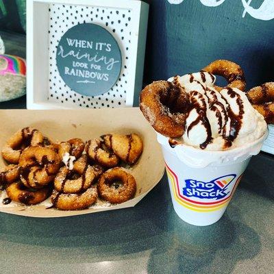 Hot cocoa & mini donuts