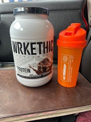 Love this protein powder! Not chalky and tastes great.