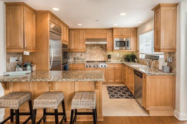 310 Iris: http://www.newportbeachvacationproperties.com/rentals/310-12-iris-ave