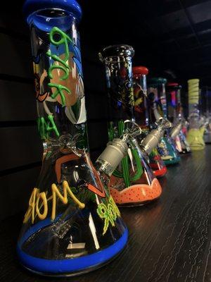 Waterpipes and bongs for days! Whatever your preference is, we got it!