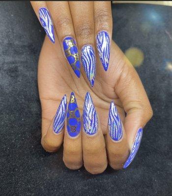 Picasso nails and hair