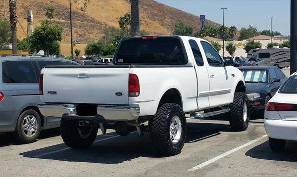 Bros Tires Install and Balance.