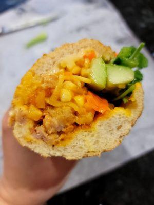 Banh mi xiu mai