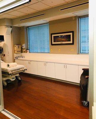 PACU room with windows/view