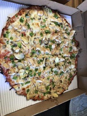 14 inch thin crust chicken, mushrooms and green peppers!! Great pizza from Apollo's in Berea!