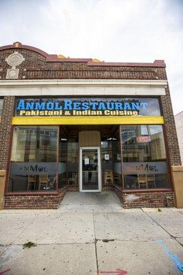 Exterior of Anmol Restaurant in Milwaukee, WI