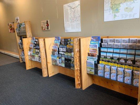 Maps & brochures