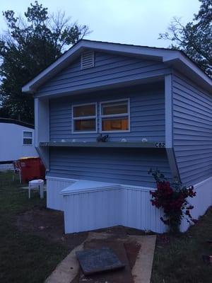 New A roof on trailer, new shingles, new siding, new soffit and fascia and new skirting