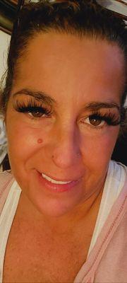 Hybrid Fill eyelash extensions