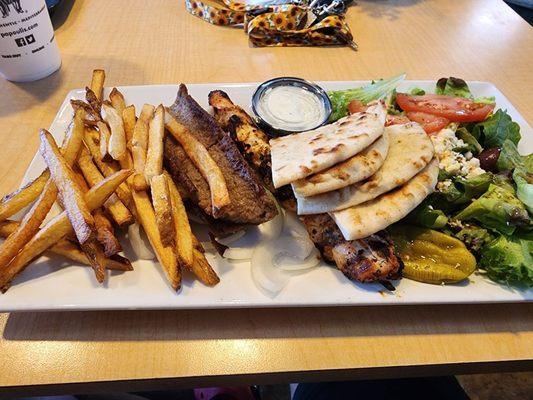 Hosue plate (hand carved gyro & grilled chicken kabob) w/salad