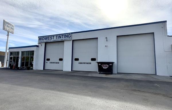 Exterior photo of the outside of Midwest Tinting in Independence