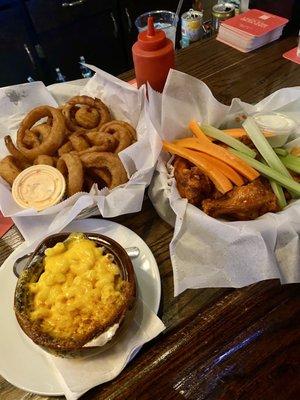 Beer Battered Onion Rings, O Keefe's Mac and Cheese, and Medium Buffalo Wings.