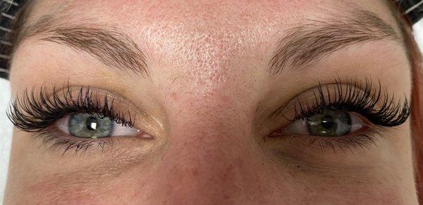 Individual eyelash extensions