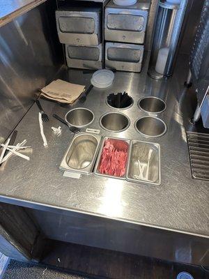 No napkins and dirty station