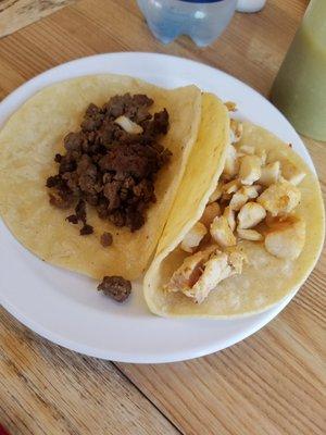 Beef and chicken fajita tacos without cilantro and onions