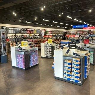 SKECHERS Warehouse Outlet