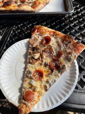 Critters Outdoor Pizza