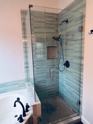 Frameless shower on pony wall in Frisco, TX