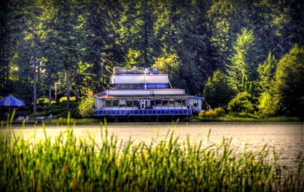 Riviera Lakeshore Restaurant on Lake Josephine