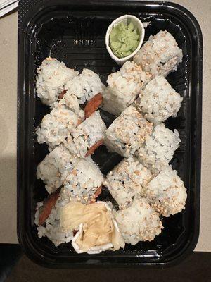 California roll, spicy tuna roll