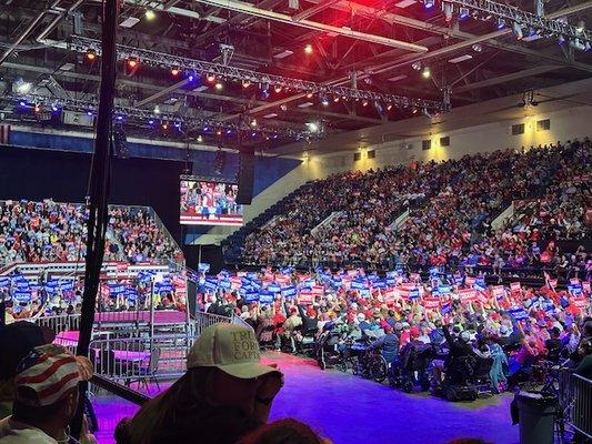 Fully packed Trump Rally. No concessions open!?