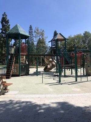 Second play structure