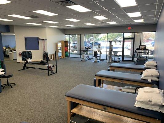 Green Oaks Physical Therapy Carrollton Treatment Area