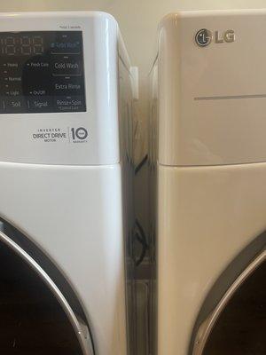 This is a picture of the "MATCHING WHITE" stackable white LG 4000 washer and dryer.  Home Depot.com would not let me exchange the dryer.