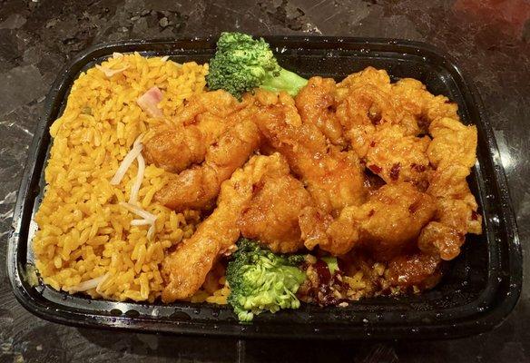 L26. General Tso's Chicken Dinner Combo