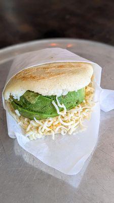 Queso Arepa | Instagram: @telephonesmoothie