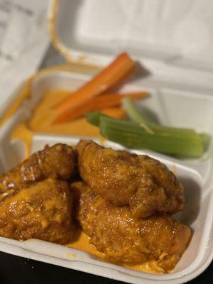 Buffalo Wing Star - Linda Vista