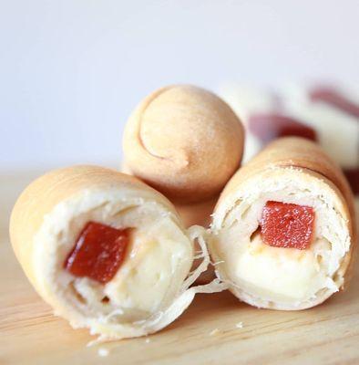 Tequeños de  guayaba con queso