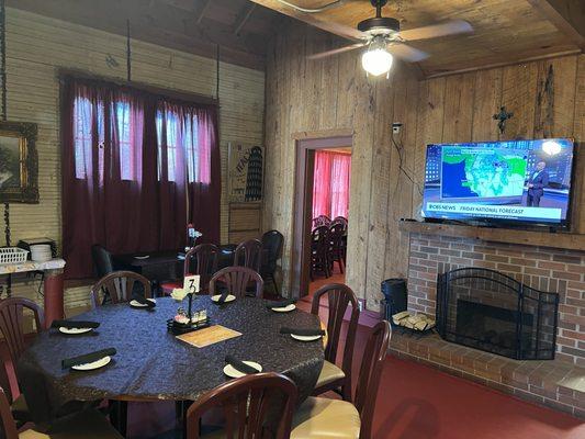 Middle dining room