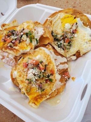 Breakfast tostadas. Crunchy, delicious, fresh, filling dish.