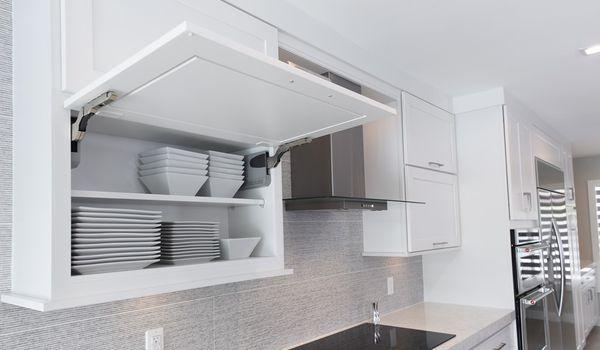 Kitchen Cabinet organization in Pinecrest