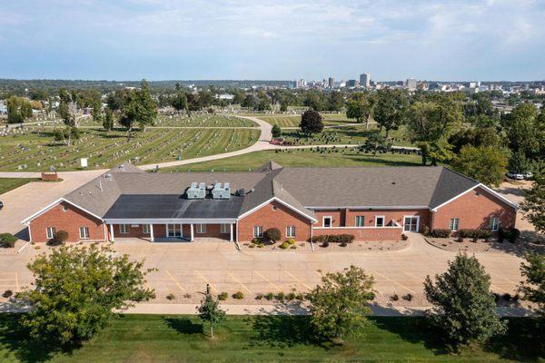 Aerial view of Funeral Home- 520 Wilson Ave SW, Cedar Rapids, IA 52404
(319) 364-1549