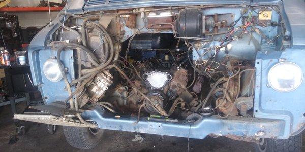 Removing Straight 6 engine from 77 G20 to install V8 engine