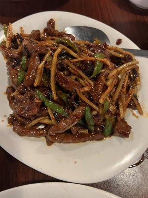 Stir fry pork with lotus roots