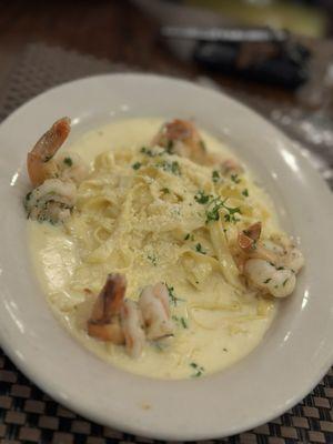 Shrimp fettuccine alfredo