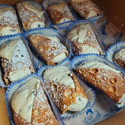 Half cannolis