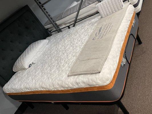 Maybach 744 Series FIRM Hybrid Mattress feat. cooling top fabric made of bamboo, edge support.