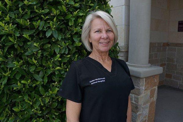 Groomer Marietta Cowan at Custer McDermott Animal Hospital in Plano, Texas